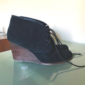 Lucky Brand Lace-Up Booties - Women’s size 9